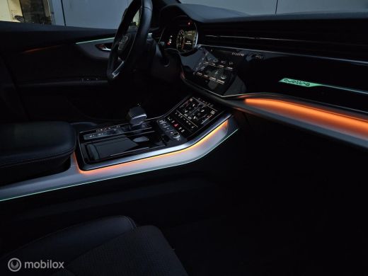 Audi Q8 55 TFSI e quattro 3x S-line Panorama/HUD/Softclose/360/Luchtvering/SQ8 diffuser ActivLease financial lease