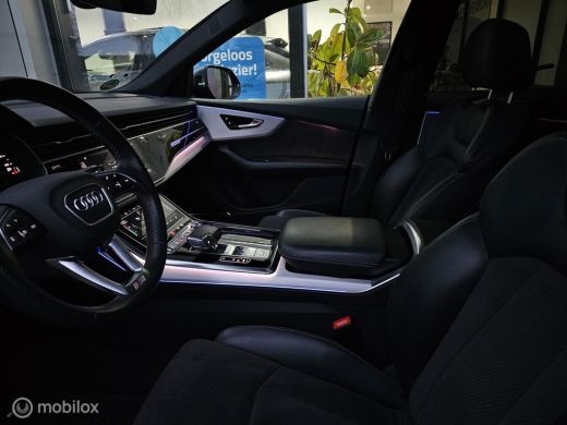 Audi Q8 55 TFSI e quattro 3x S-line Panorama/HUD/Softclose/360/Luchtvering/SQ8 diffuser ActivLease financial lease