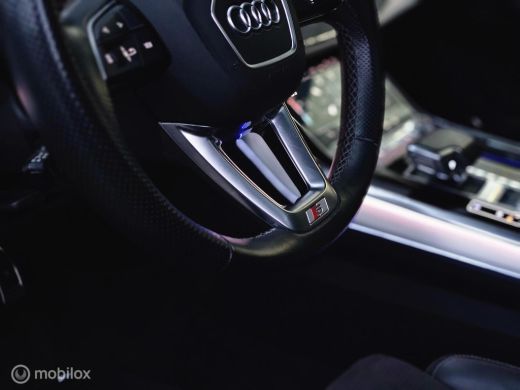 Audi Q8 55 TFSI e quattro 3x S-line Panorama/HUD/Softclose/360/Luchtvering/SQ8 diffuser ActivLease financial lease