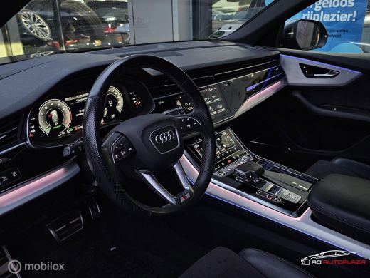 Audi Q8 55 TFSI e quattro 3x S-line Panorama/HUD/Softclose/360/Luchtvering/SQ8 diffuser ActivLease financial lease
