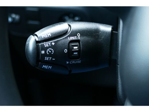 Citroën C3 1.2 PURETECH 82PK 5-DRS SHINE / NAVI / LED / PDC / 16"LMV / CLIMA / WINTERPAKKET / BLUETOOTH / CR... ActivLease financial lease