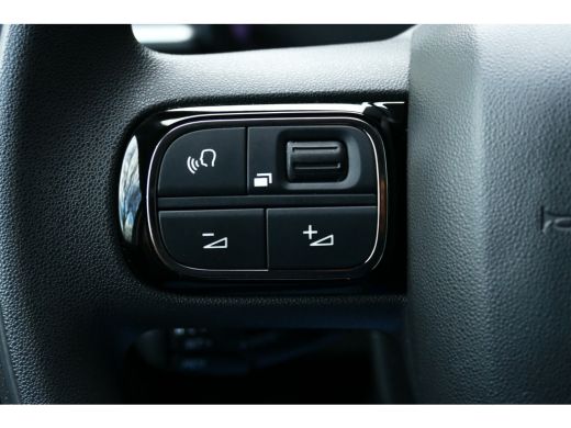 Citroën C3 1.2 PURETECH 82PK 5-DRS SHINE / NAVI / LED / PDC / 16"LMV / CLIMA / WINTERPAKKET / BLUETOOTH / CR... ActivLease financial lease