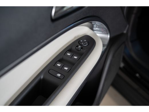 Fiat 600 1.2 Hybride 110PK La Prima | Camera | Elektrische Achterklep | Climate Controle | Adaptive Cruise... ActivLease financial lease