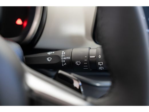 Fiat 600 1.2 Hybride 110PK La Prima | Camera | Elektrische Achterklep | Climate Controle | Adaptive Cruise... ActivLease financial lease