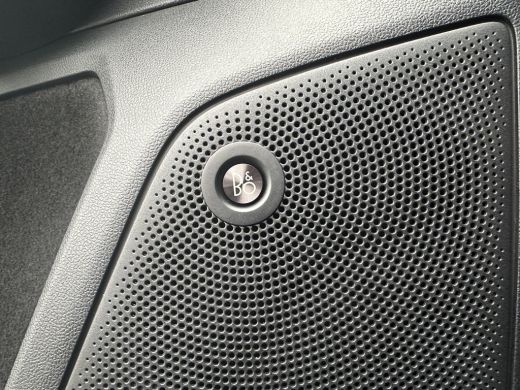 Ford Focus 1.0 125PK Hybrid ST Line X | LED KOPLAMPEN| STUUR-, STOEL- EN VOORRUITVERWARMING| NAVIGATIE| CAME... ActivLease financial lease