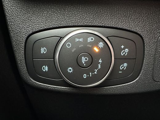 Ford Focus 1.0 125PK Hybrid ST Line X | LED KOPLAMPEN| STUUR-, STOEL- EN VOORRUITVERWARMING| NAVIGATIE| CAME... ActivLease financial lease