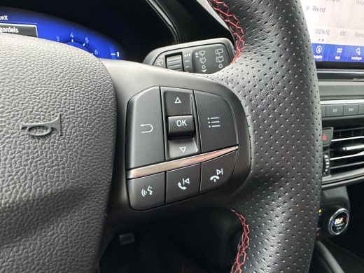 Ford Focus 1.0 125PK Hybrid ST Line X | LED KOPLAMPEN| STUUR-, STOEL- EN VOORRUITVERWARMING| NAVIGATIE| CAME... ActivLease financial lease