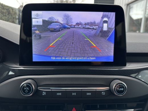 Ford Focus 1.0 125PK Hybrid ST Line X | LED KOPLAMPEN| STUUR-, STOEL- EN VOORRUITVERWARMING| NAVIGATIE| CAME... ActivLease financial lease