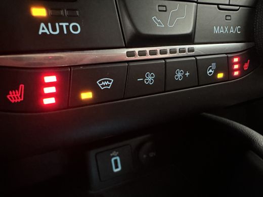 Ford Focus 1.0 125PK Hybrid ST Line X | LED KOPLAMPEN| STUUR-, STOEL- EN VOORRUITVERWARMING| NAVIGATIE| CAME... ActivLease financial lease