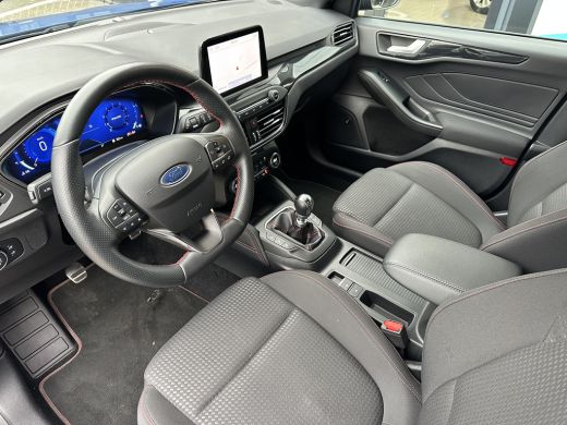 Ford Focus 1.0 125PK Hybrid ST Line X | LED KOPLAMPEN| STUUR-, STOEL- EN VOORRUITVERWARMING| NAVIGATIE| CAME... ActivLease financial lease