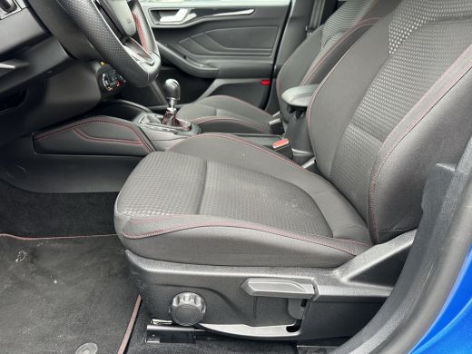 Ford Focus 1.0 125PK Hybrid ST Line X | LED KOPLAMPEN| STUUR-, STOEL- EN VOORRUITVERWARMING| NAVIGATIE| CAME... ActivLease financial lease