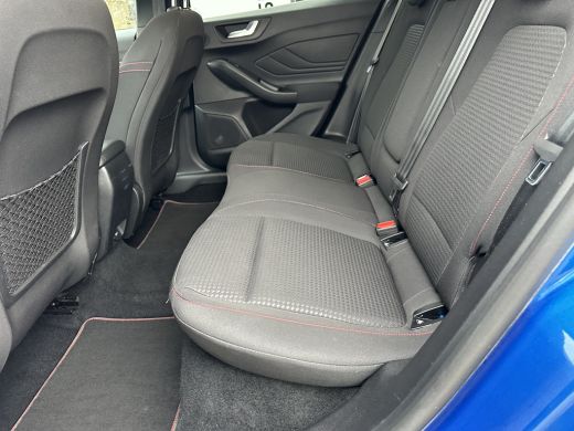 Ford Focus 1.0 125PK Hybrid ST Line X | LED KOPLAMPEN| STUUR-, STOEL- EN VOORRUITVERWARMING| NAVIGATIE| CAME... ActivLease financial lease