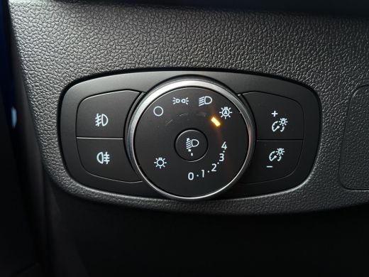 Ford Focus 1.0 EcoBoost Hybrid Titanium | Lage km. stand! | Draadloos Apple Carlay | Stoel-stuurverw. | Clim... ActivLease financial lease