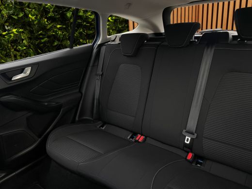 Ford Focus 1.0 EcoBoost Hybrid Titanium | Lage km. stand! | Draadloos Apple Carlay | Stoel-stuurverw. | Clim... ActivLease financial lease