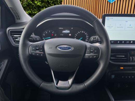 Ford Focus 1.0 EcoBoost Hybrid Titanium | Lage km. stand! | Draadloos Apple Carlay | Stoel-stuurverw. | Clim... ActivLease financial lease