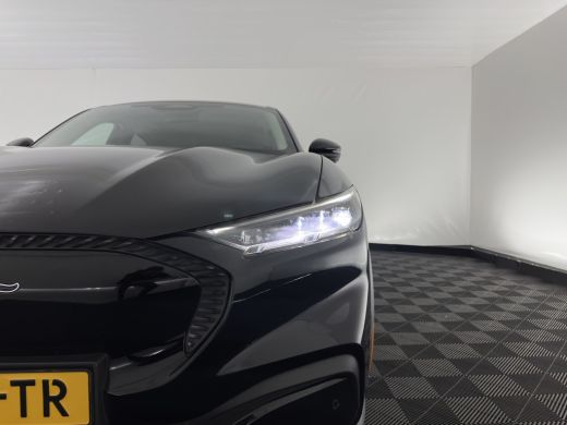 Ford Mustang Mach-E Mach-E RWD 75 kWh (3-Fase) (INCL-BTW) Aut. *LUXURY-LEATHER | FULL-LED | DAB | DIGI-COCKPIT | KEYL... ActivLease financial lease