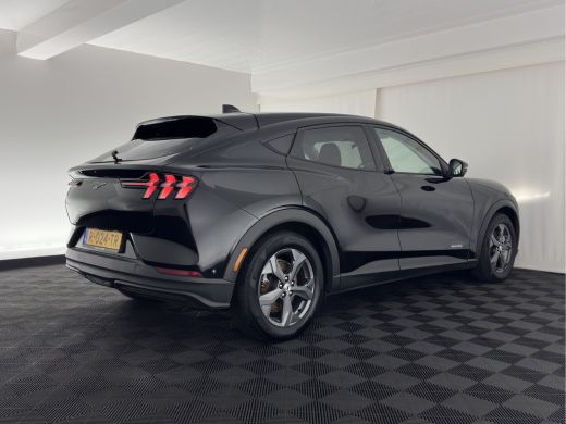 Ford Mustang Mach-E Mach-E RWD 75 kWh (3-Fase) (INCL-BTW) Aut. *LUXURY-LEATHER | FULL-LED | DAB | DIGI-COCKPIT | KEYL... ActivLease financial lease