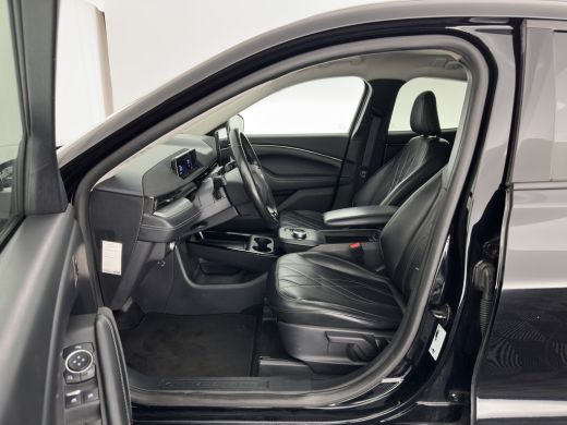 Ford Mustang Mach-E Mach-E RWD 75 kWh (3-Fase) (INCL-BTW) Aut. *LUXURY-LEATHER | FULL-LED | DAB | DIGI-COCKPIT | KEYL... ActivLease financial lease