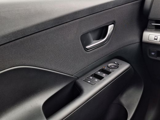 Hyundai Kona Comfort Smart 65.4 kWh | Apple Carplay/Android Auto | Stoel/stuurverwarming | Elektrische achterk... ActivLease financial lease