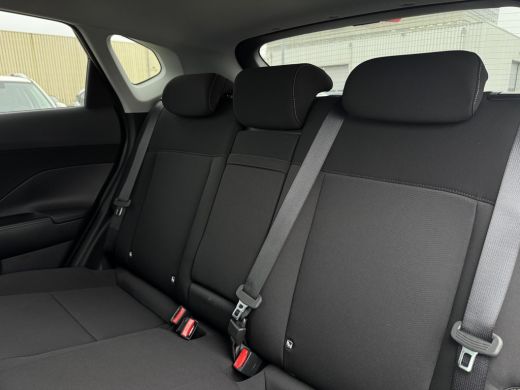 Hyundai Kona Long Range Pure Edition 64.8 kWh | 2.500,- korting! | Uit voorraad leverbaar | Stoel/stuurverwarm... ActivLease financial lease