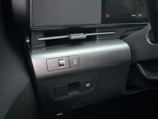 Hyundai Kona Long Range Pure Edition 64.8 kWh | 2.500,- korting! | Uit voorraad leverbaar | Stoel/stuurverwarm... ActivLease financial lease