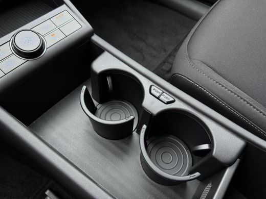 Hyundai Kona Long Range Pure Edition 64.8 kWh | 2.500,- korting! | Uit voorraad leverbaar | Stoel/stuurverwarm... ActivLease financial lease