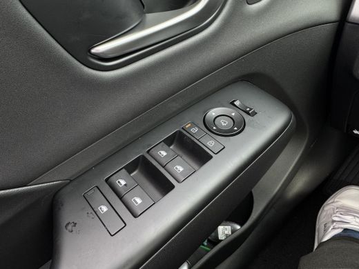 Hyundai Kona Premium 65.4 kWh | 7.500,- korting! | Uit voorraad leverbaar! | Elektrische stoelen | Stoelgeheug... ActivLease financial lease