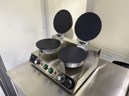 Iveco Daily 35S14 2.3 410 | Foodtruck | Pannenkoek | Wafelijzer | Poffertjes | Cr&ecirc;pes | Stroopwafel | Suikers... ActivLease financial lease