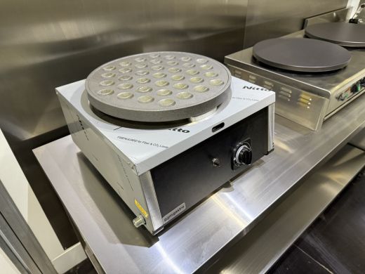 Iveco Daily 35S14 2.3 410 | Foodtruck | Pannenkoek | Wafelijzer | Poffertjes | Cr&ecirc;pes | Stroopwafel | Suikers... ActivLease financial lease