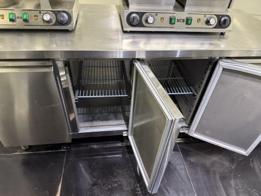 Iveco Daily 35S14 2.3 410 | Foodtruck | Pannenkoek | Wafelijzer | Poffertjes | Cr&ecirc;pes | Stroopwafel | Suikers... ActivLease financial lease