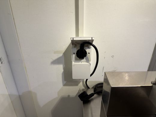 Iveco Daily 35S14 2.3 410 | Foodtruck | Pannenkoek | Wafelijzer | Poffertjes | Cr&ecirc;pes | Stroopwafel | Suikers... ActivLease financial lease