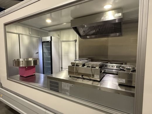 Iveco Daily 35S14 2.3 410 | Foodtruck | Pannenkoek | Wafelijzer | Poffertjes | Cr&ecirc;pes | Stroopwafel | Suikers... ActivLease financial lease