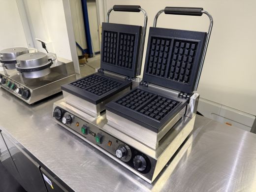 Iveco Daily 35S14 2.3 410 | Foodtruck | Pannenkoek | Wafelijzer | Poffertjes | Cr&ecirc;pes | Stroopwafel | Suikers... ActivLease financial lease