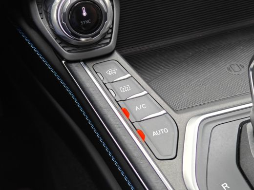 Lynk & Co 01 1.5 | Achterbank in delen neerklapbaar | Achteropkomend verkeer waarschuwing | Airco (automatisch) ActivLease financial lease