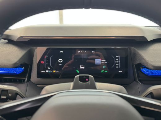 Lynk & Co 08 1.5 More | 200 km elektrisch | 360 Camera | Panoramadak | Harman Kardon | Stoelmassage | ActivLease financial lease