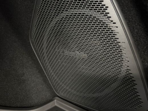 Lynk & Co 08 1.5 More | 200 km elektrisch | 360 Camera | Panoramadak | Harman Kardon | Stoelmassage | ActivLease financial lease