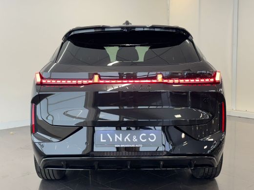 Lynk & Co 08 1.5 More | 200 km elektrisch | 360 Camera | Panoramadak | Harman Kardon | Stoelmassage | ActivLease financial lease
