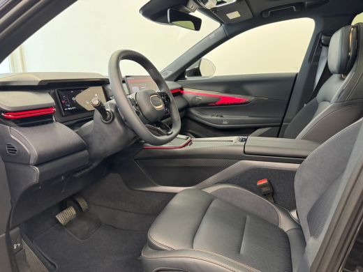 Lynk & Co 08 1.5 More | 200 km elektrisch | 360 Camera | Panoramadak | Harman Kardon | Stoelmassage | ActivLease financial lease