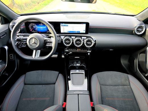 Mercedes-Benz A-Klasse 250 e Star Edition AMG Line - 165 Pk - Euro 6 - Navi - Sfeerverlichting ActivLease financial lease