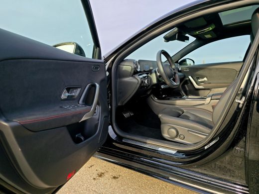 Mercedes-Benz A-Klasse 250 e Star Edition AMG Line - 165 Pk - Euro 6 - Navi - Sfeerverlichting ActivLease financial lease