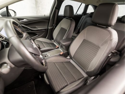 Opel Astra Sports Tourer 1.2 Elegance 146Pk (APPLE CARPLAY, GROOT NAVI, CLIMATE, CAMERA, LEDER, GETINT GLAS,... ActivLease financial lease