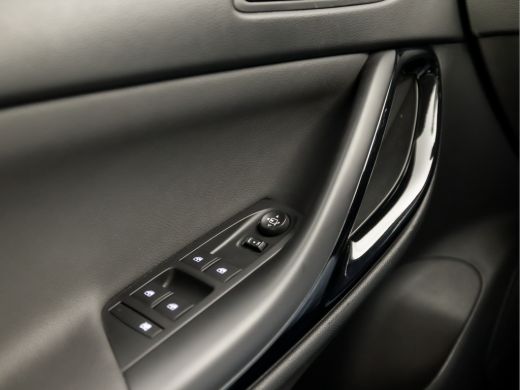 Opel Astra Sports Tourer 1.2 Elegance 146Pk (APPLE CARPLAY, GROOT NAVI, CLIMATE, CAMERA, LEDER, GETINT GLAS,... ActivLease financial lease