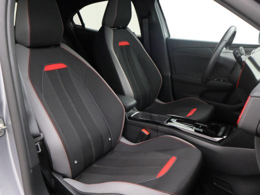 Opel Mokka-e GS LINE 50 kWh + CAMERA | ADAPTIVE CRUISE | APPLE CARPLAY | ZWART DAK | LED | BTW ActivLease financial lease