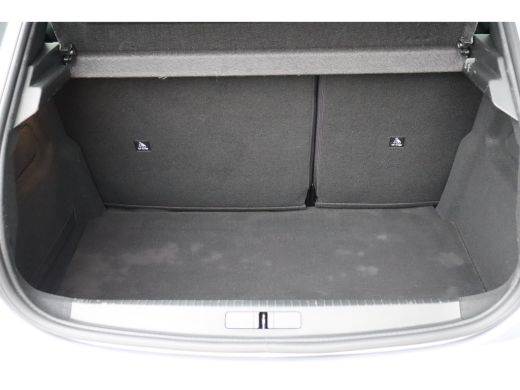 Peugeot 208 1.2 PURETECH 75PK ACTIVE PACK / NAVI / CLIMA / LED / PDC / 16" LMV  / BLUETOOTH / CRUISECONTROL /... ActivLease financial lease