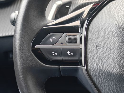 Peugeot 208 1.2 PureTech Allure | Airco (automatisch) | Apple Carplay/Android Auto|telefoonintegratie premium... ActivLease financial lease