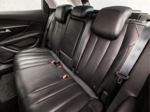 Peugeot 3008 1.2 PureTech Sport (APPLE CARPLAY, GROOT NAVI, CLIMATE, LEDEREN SPORTSTOELEN, TREKHAAK, PARKEERSE... ActivLease financial lease