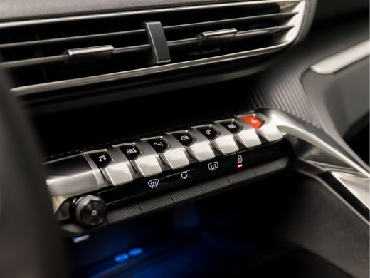 Peugeot 3008 1.2 PureTech Sport (APPLE CARPLAY, GROOT NAVI, CLIMATE, LEDEREN SPORTSTOELEN, TREKHAAK, PARKEERSE... ActivLease financial lease