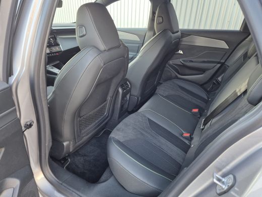 Peugeot 308 SW 1.6 Plug-in Hybrid 195PK | GT | Alcantara bekleding | Camera V + A | Parkeerhulp | Stoer & Stu... ActivLease financial lease