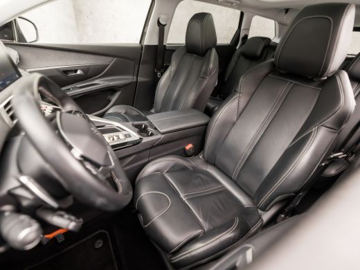 Peugeot 5008 1.2 PureTech Sport 7 Persoons Automaat (PANORAMADAK, APPLE CARPLAY, MEMORY SEATS, LEDER, FOCAL AU... ActivLease financial lease