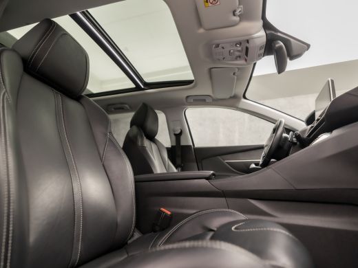 Peugeot 5008 1.2 PureTech Sport 7 Persoons Automaat (PANORAMADAK, APPLE CARPLAY, MEMORY SEATS, LEDER, FOCAL AU... ActivLease financial lease